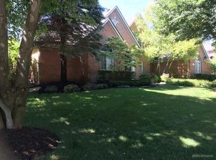 4966 Deer Creek Cir S, Washington, MI 48094