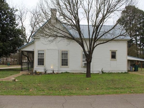 310 E Fannin St, De Kalb, TX 75559