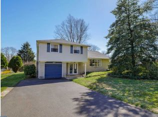 52 Ronald Dr, Holland, PA