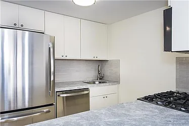 Rented by R New York