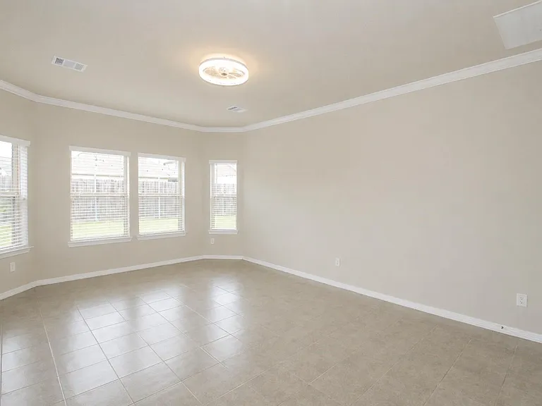 1019 Fresh Spring Rd — Photo 11