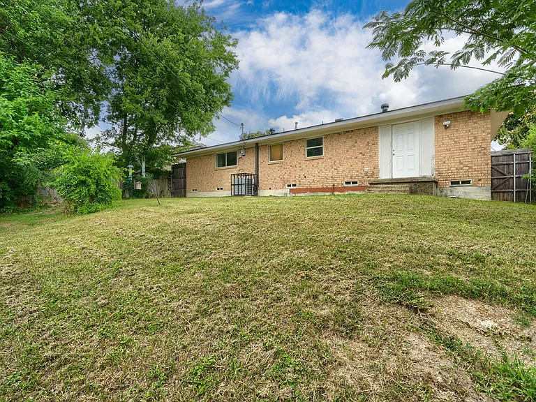 1246 Woodburn Trl — Photo 25