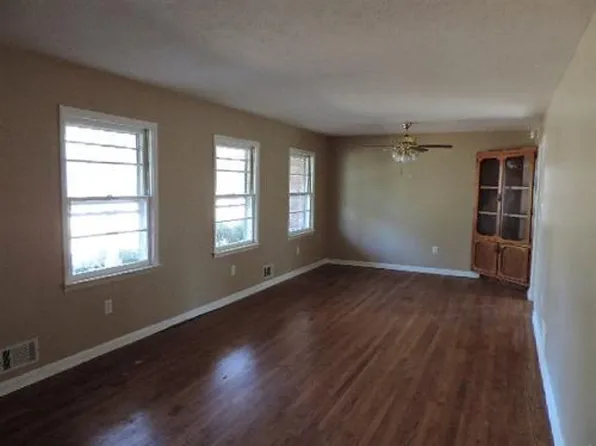 7610 Westbridge Rd, Fairburn, GA 30213