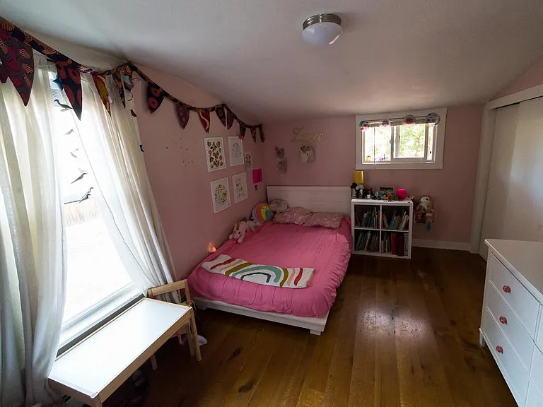 136 S Maple St — Photo 6