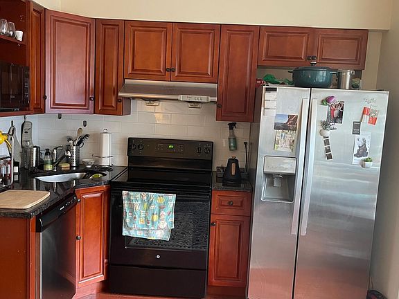 2nd image of 1102 Green St Floor 2