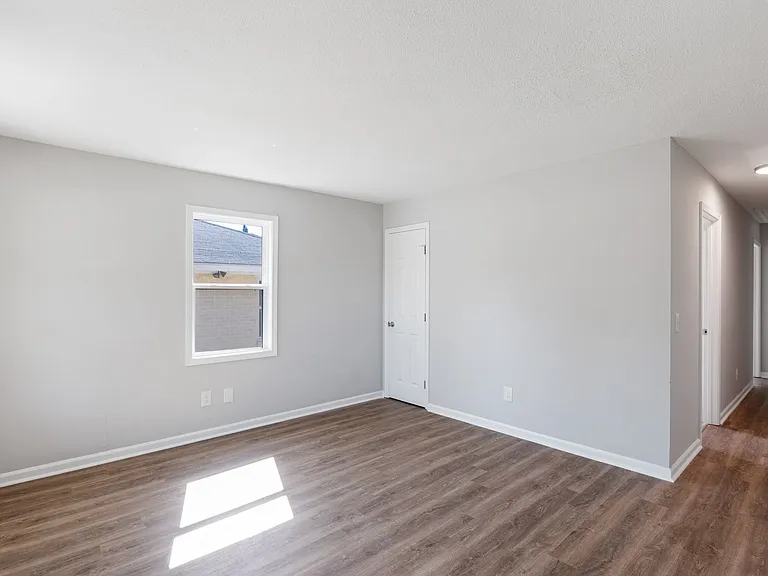 102 Burdock Cir — Photo 5