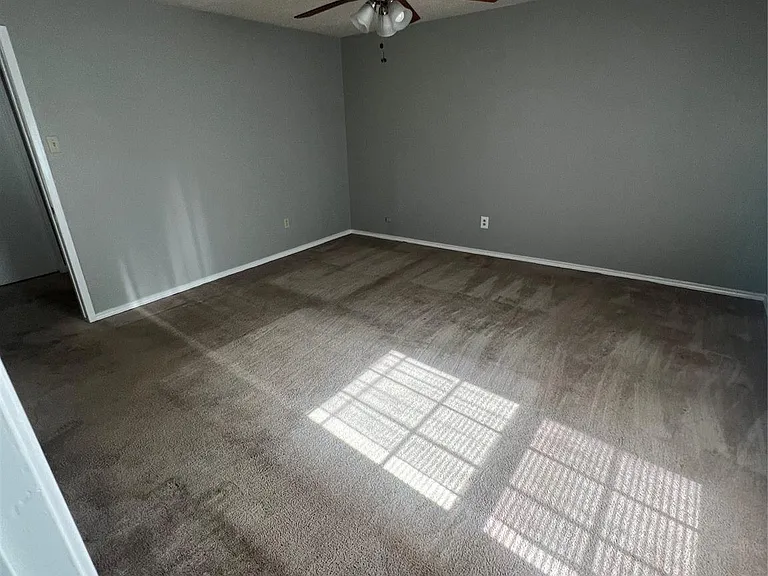 1325 Northbrook Dr — Photo 6