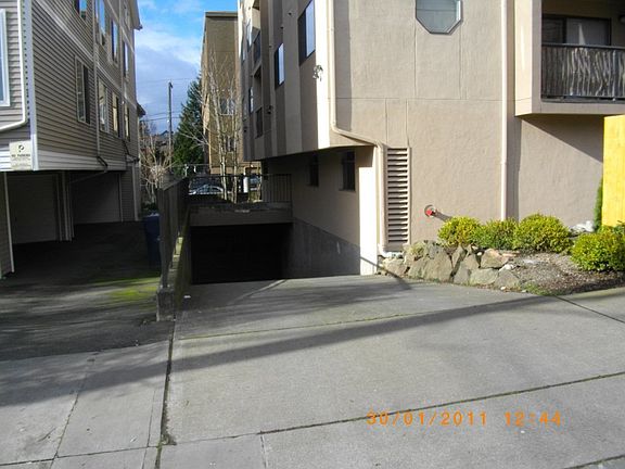 3rd image of 4253 8th Ave NE APT 403