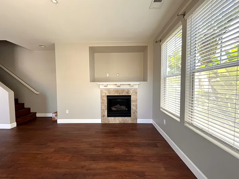 820 Harbor Cliff Way #260 — Photo 12