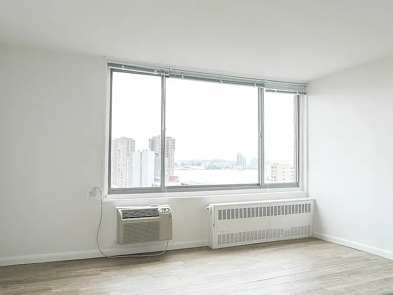 480 2nd Ave #23A — Photo 4