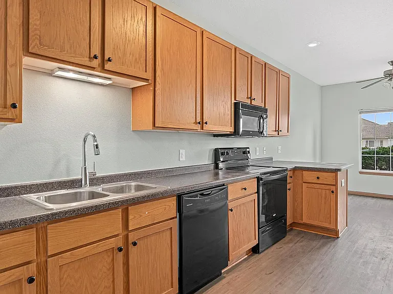 78 Bridgewater Trl — Photo 12