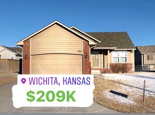 2421 N Woodridge Ct, Wichita, KS 67226