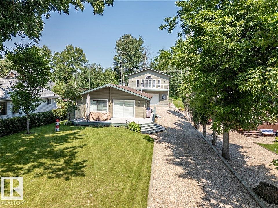 1st image of 16 Lakeshore Dr