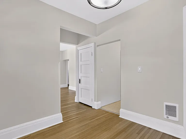2233 NW Flanders St, Portland, OR, 97210 — Photo 2