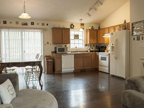 5th image of 4617 Autumn Ln NW