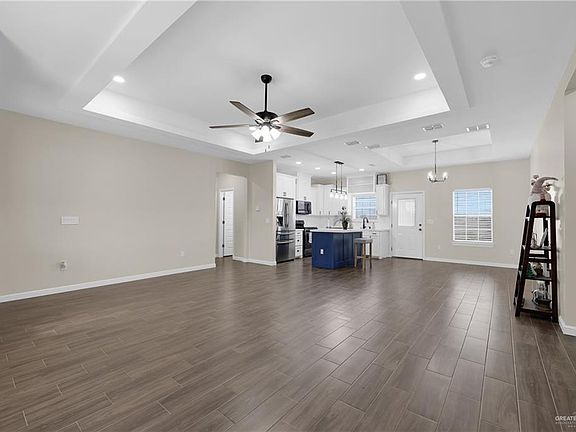 3rd image of 2508 Majesty Palm Dr