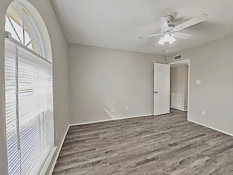 10023 Deer Hollow Dr — Photo 6