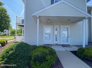 801 Cambridge Manor Dr #801, Schenectady, NY 12302