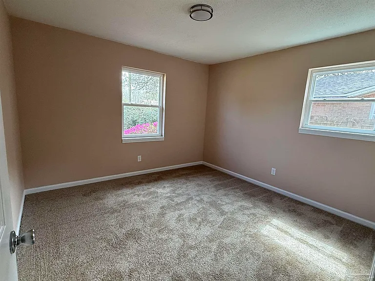 7845 Le Jeune Dr — Photo 26
