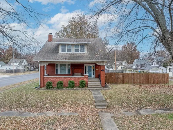 1601 S Barrett Ave, Sedalia, MO 65301