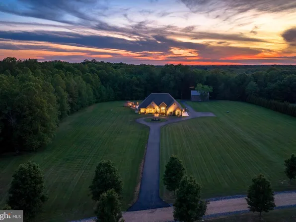 4945 Deliverance Pl, Waldorf, MD 20646