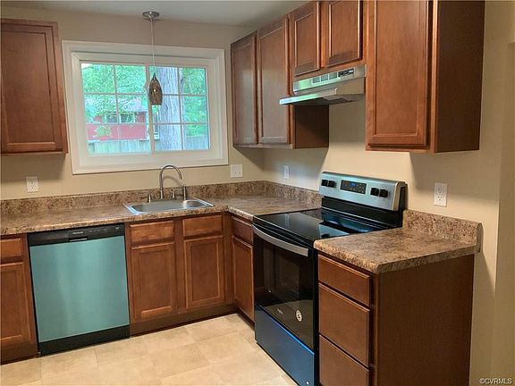 3rd image of 2275 Greenfield Dr