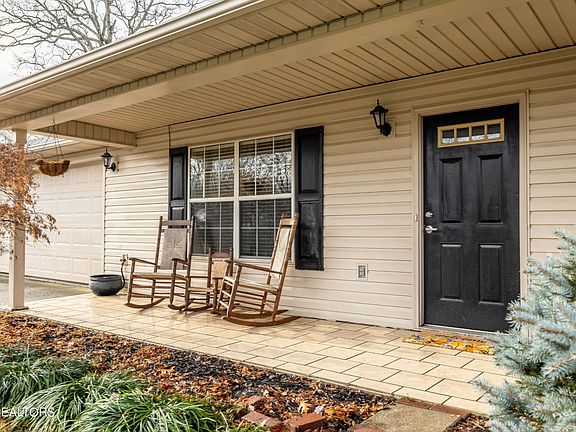 2nd image of 511 Lejeune Dr