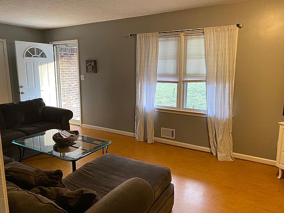 3rd image of 4471 Parkview Dr
