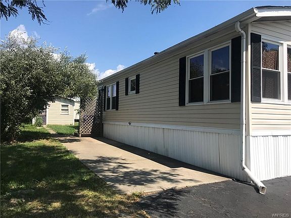 3rd image of 1205 Maplewood Dr
