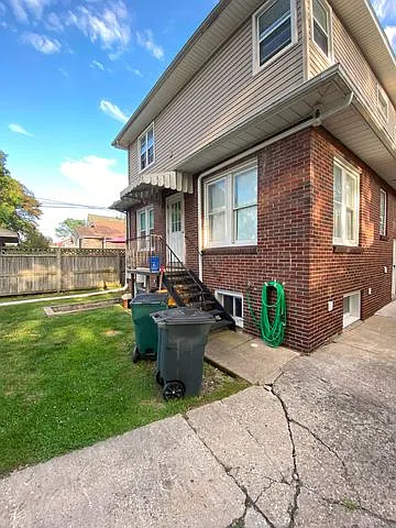 145 E Maplehurst St — Photo 3