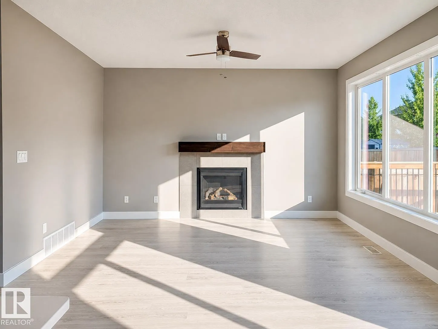 4 bed, 3.5 bath, 2100 sqft, $2,800 — Photo 4