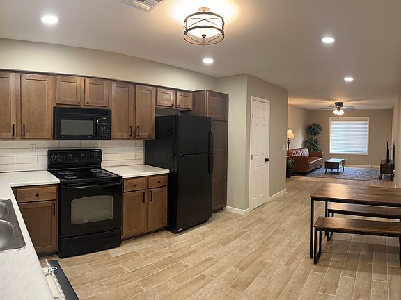 2nd image of 1313 Benton St APT C
