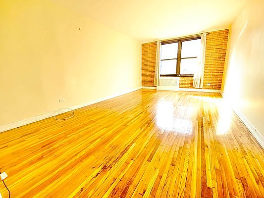 2nd image of 535 E 21st St #4C