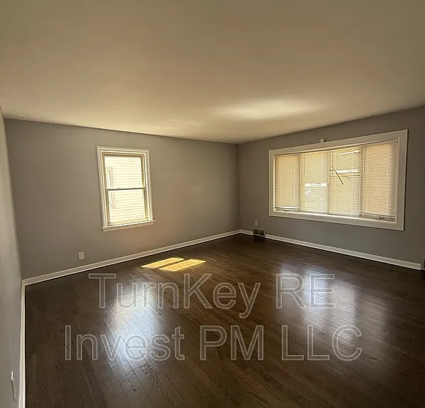 18343 Oakwood Ave #1 — Photo 9
