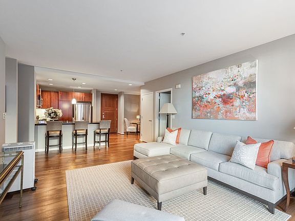 2nd image of 325 Berry St APT 505