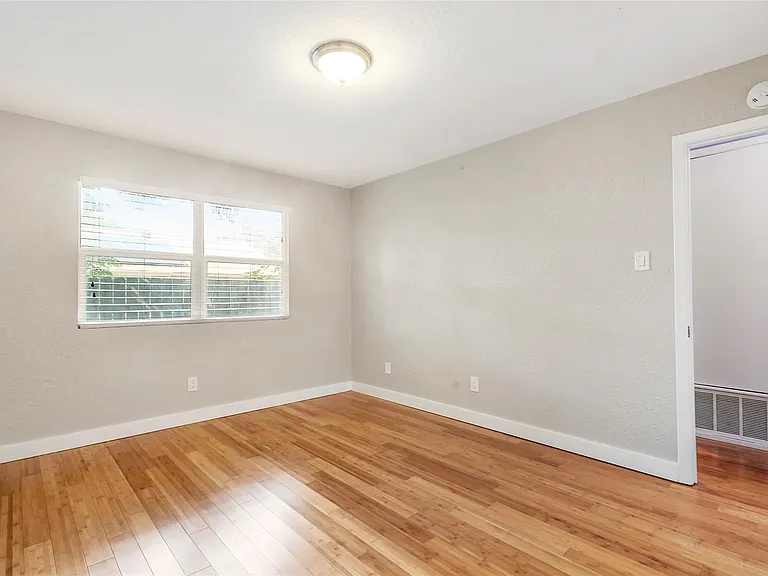 2402 Berkeley Ave #A — Photo 18