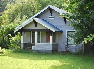 7711 Kendall Rd, Maple Falls, WA 98266