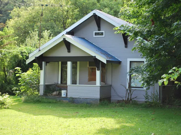 7711 Kendall Rd, Maple Falls, WA 98266