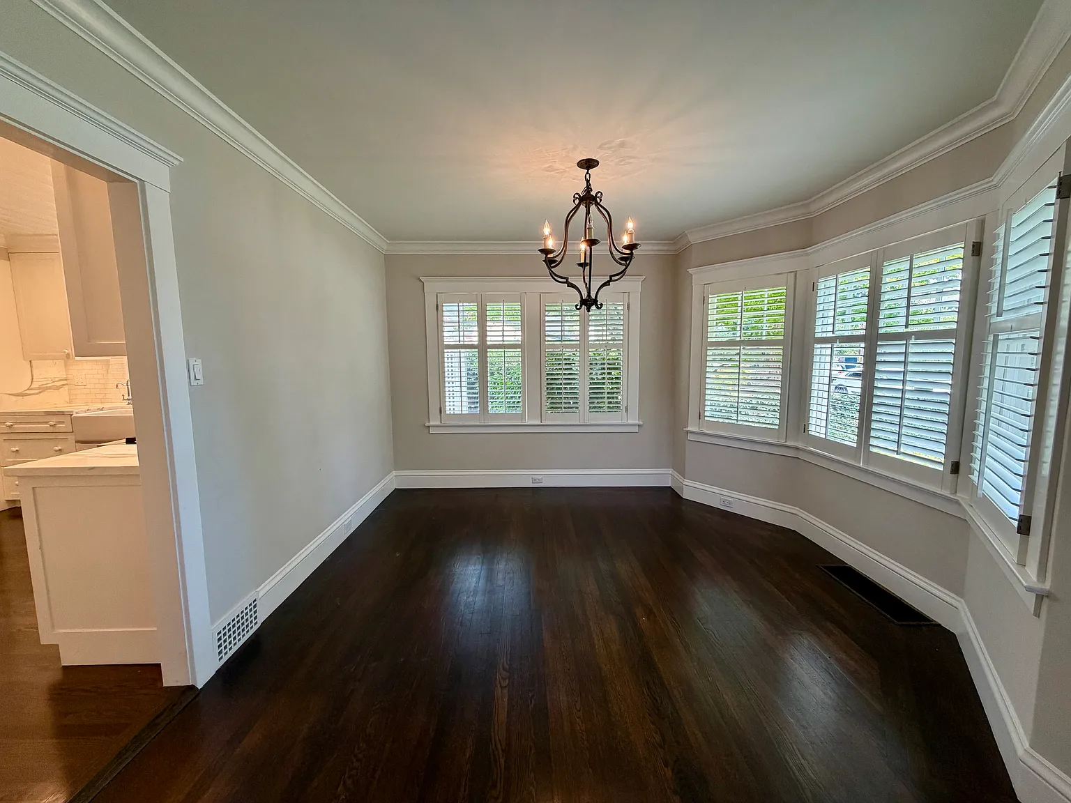 3 bed, 1140 sqft, $8,250 — Photo 4