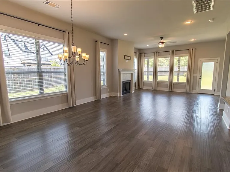 1431 Cave Stream Dr — Photo 2