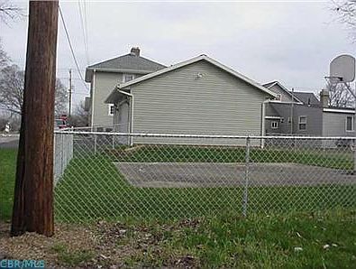 4th image of 321 W Main St