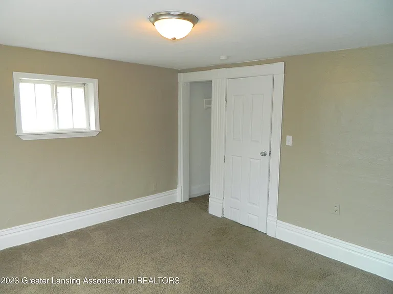 1126 W Michigan Ave — Photo 7