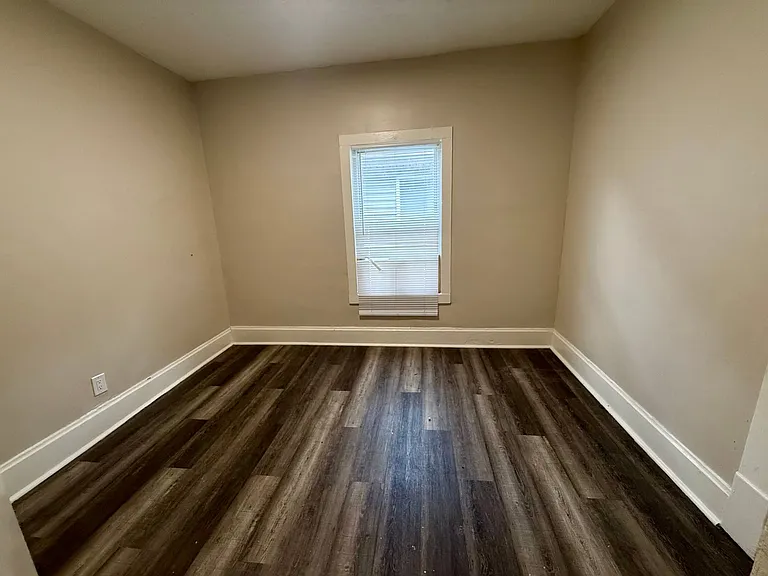 60 W Park Ave — Photo 10