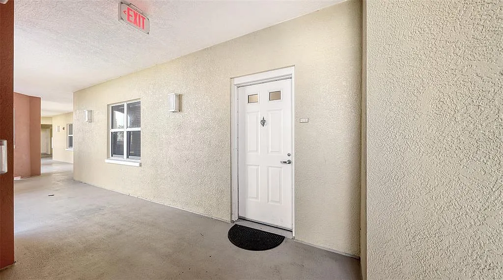 2 bed, 2.0 bath, 1758 sqft, $5,500 — Photo 2