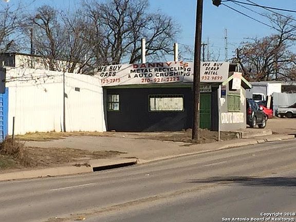 5th image of 2113 W Gerald Ave