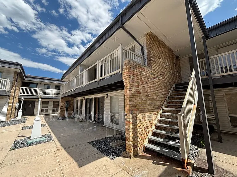 1165 Edgewood Dr #2 — Photo 36
