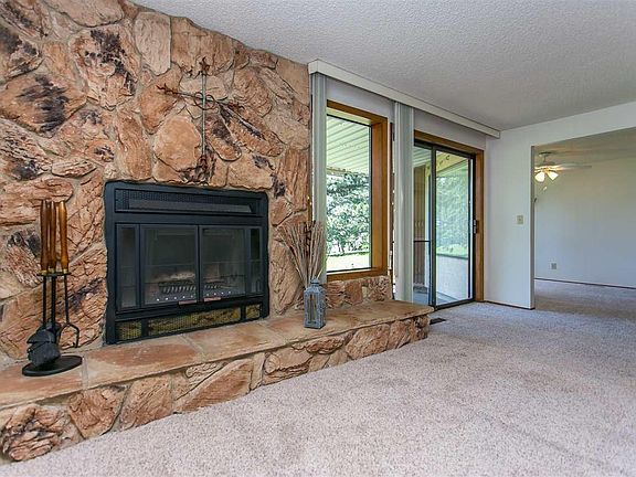 4th image of 285 Gage Blvd