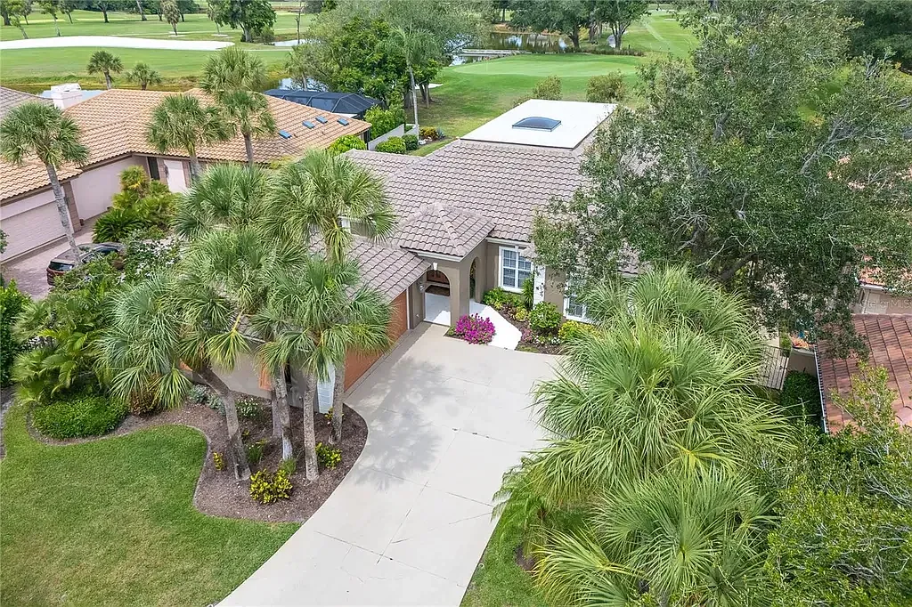 3 bed, 3.0 bath, 2872 sqft, $7,500 — Photo 4