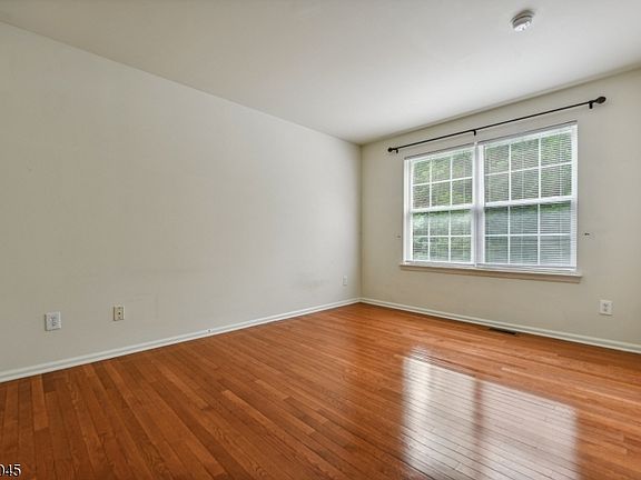 5th image of 54 Plantation Rd