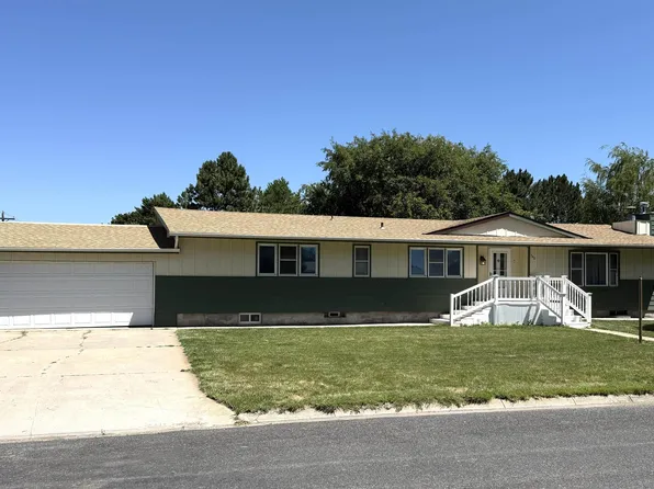 340 W 16th St, Imperial, NE 69033